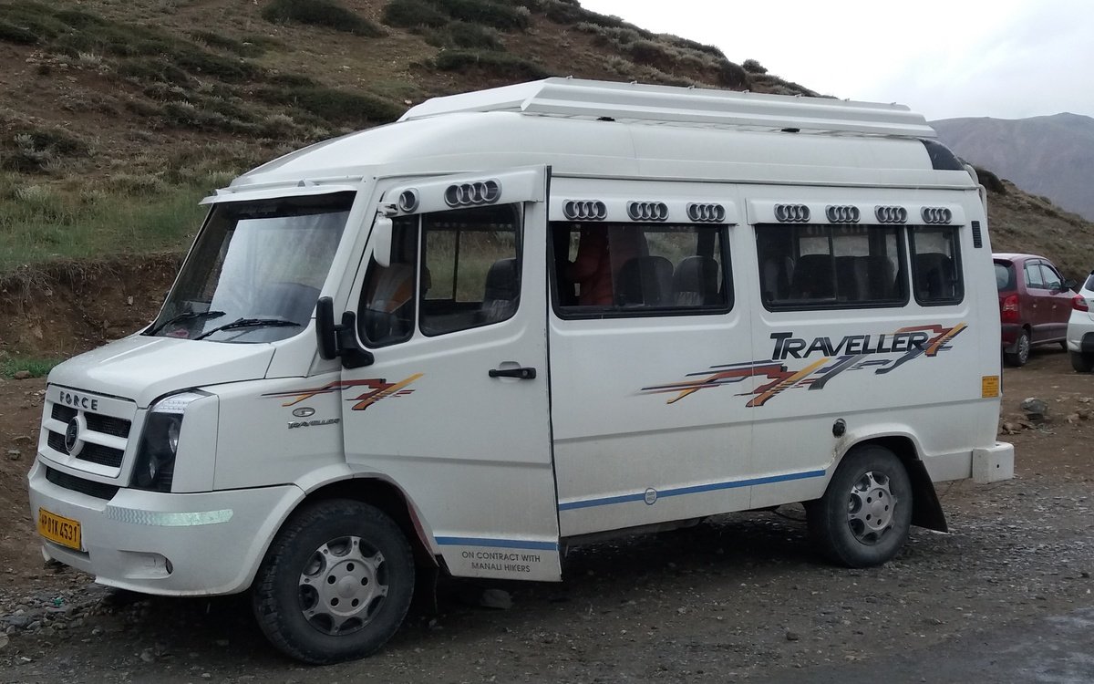 Force Urbania Luxury Van (13/17-Seater LWB)